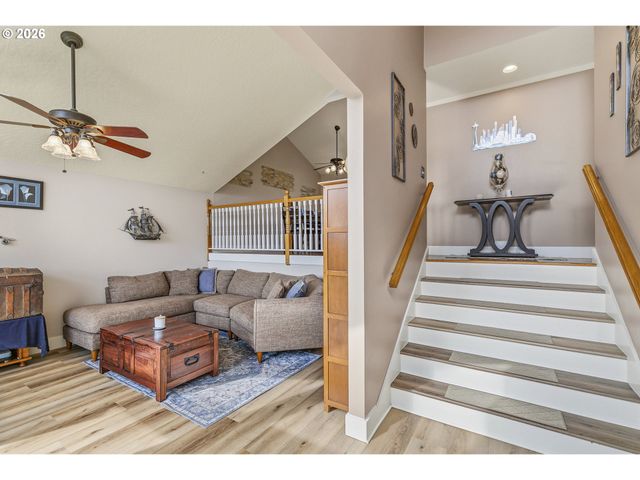 18989 Sw JESSICA Way, Beaverton, OR 97006
