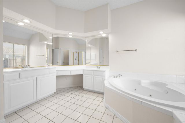 3609 Stone Creek Lane S, Fort Worth, TX 76137