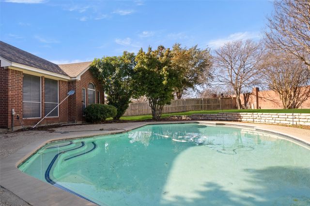 3609 Stone Creek Lane S, Fort Worth, TX 76137