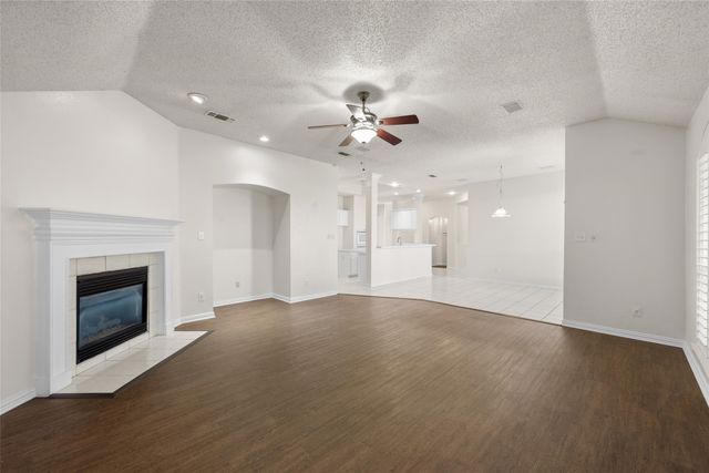 3609 Stone Creek Lane S, Fort Worth, TX 76137