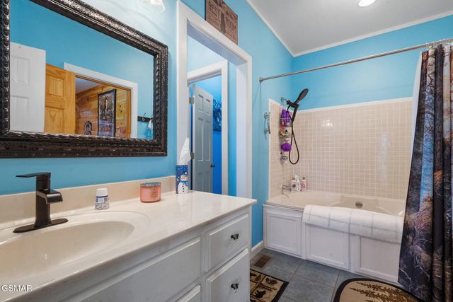 411 Maggie Mack Lane, Sevierville, TN 37862