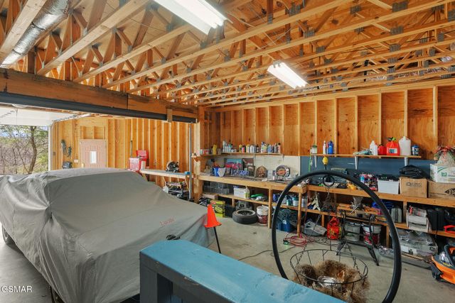 411 Maggie Mack Lane, Sevierville, TN 37862