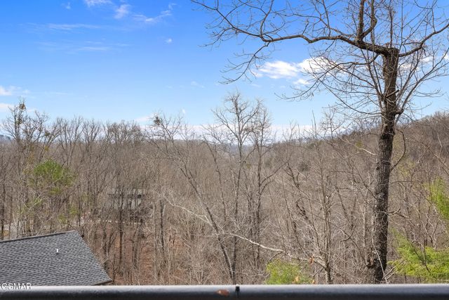 411 Maggie Mack Lane, Sevierville, TN 37862