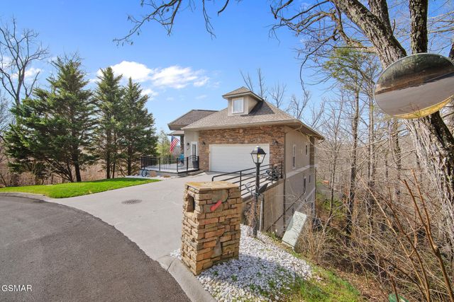 411 Maggie Mack Lane, Sevierville, TN 37862