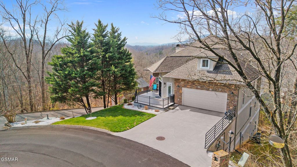 411 Maggie Mack Lane, Sevierville, TN 37862