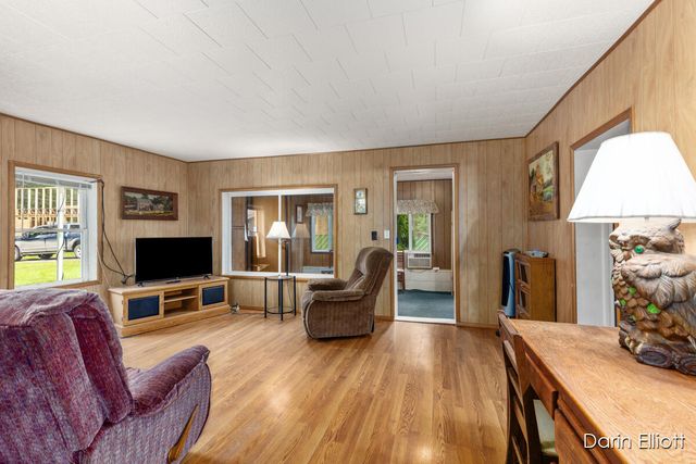 901 Half Moon Lake Drive Sw, Evergreen Twp, MI 48888