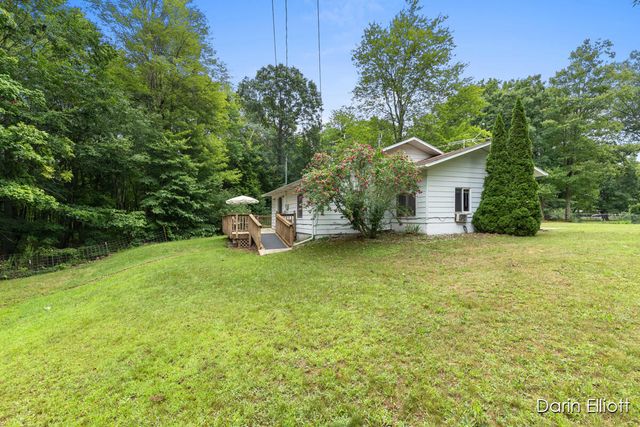 901 Half Moon Lake Drive Sw, Evergreen Twp, MI 48888