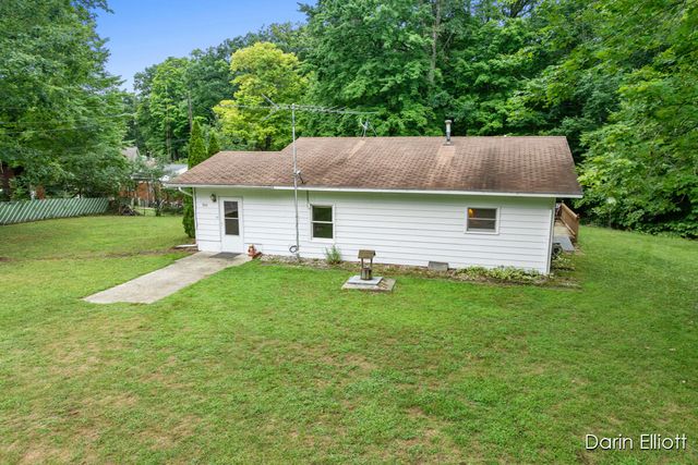 901 Half Moon Lake Drive Sw, Evergreen Twp, MI 48888