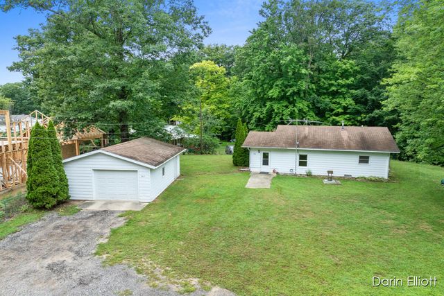 901 Half Moon Lake Drive Sw, Evergreen Twp, MI 48888