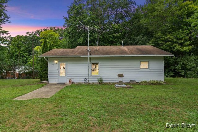 901 Half Moon Lake Drive Sw, Evergreen Twp, MI 48888