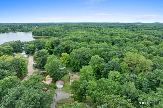 901 Half Moon Lake Drive Sw, Evergreen Twp, MI 48888