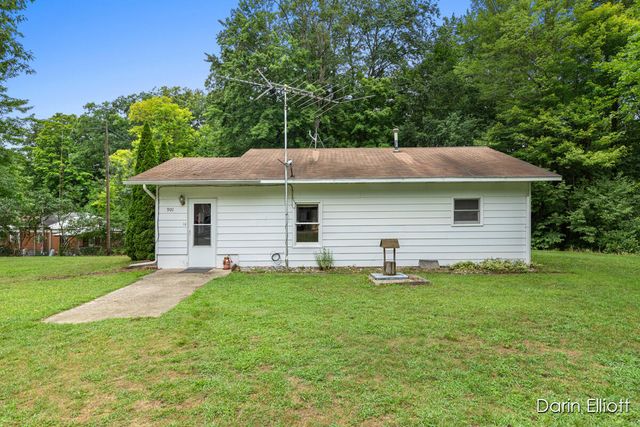 901 Half Moon Lake Drive Sw, Evergreen Twp, MI 48888