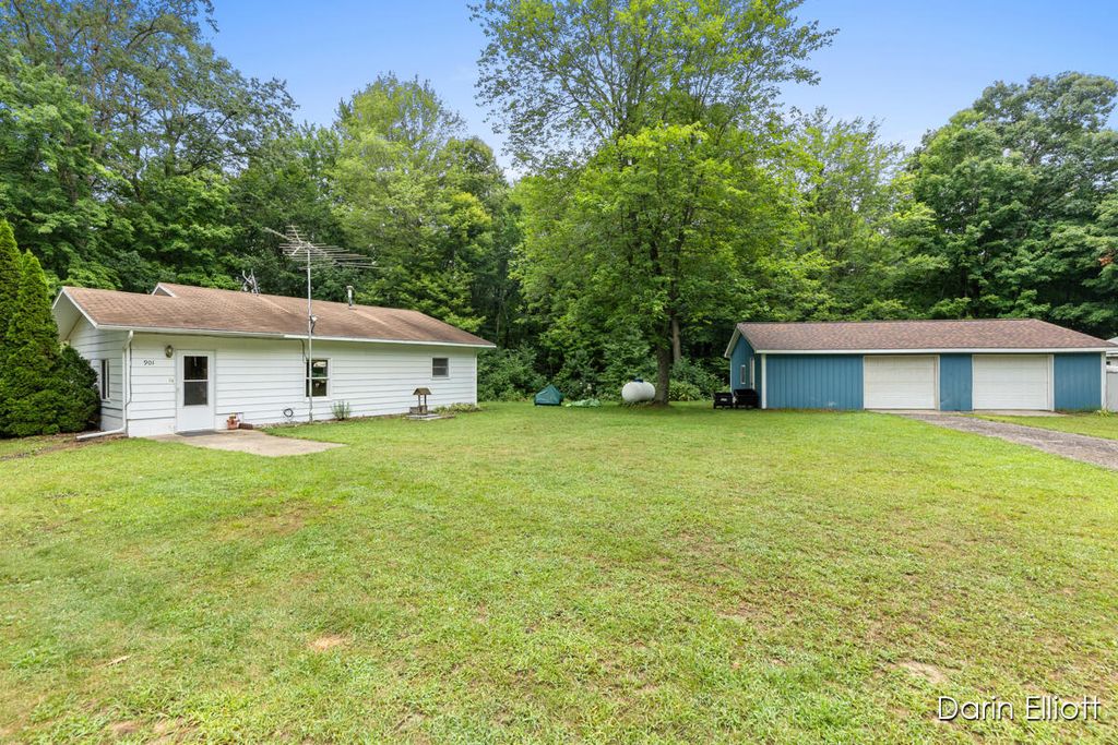 901 Half Moon Lake Drive Sw, Evergreen Twp, MI 48888