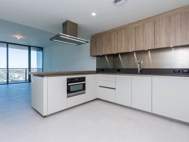 1000 Brickell Plz 4104, Miami, FL 33131