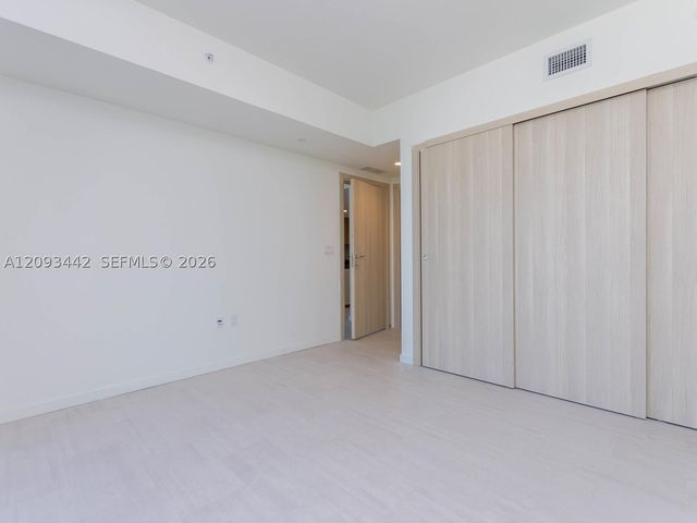 1000 Brickell Plz 4104, Miami, FL 33131