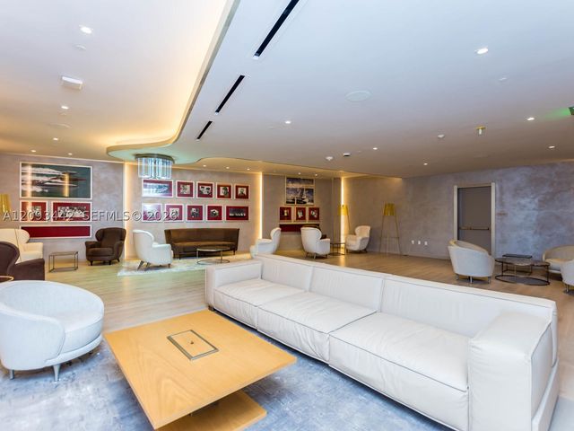 1000 Brickell Plz 4104, Miami, FL 33131