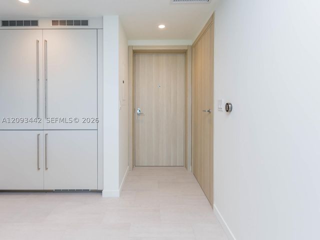 1000 Brickell Plz 4104, Miami, FL 33131