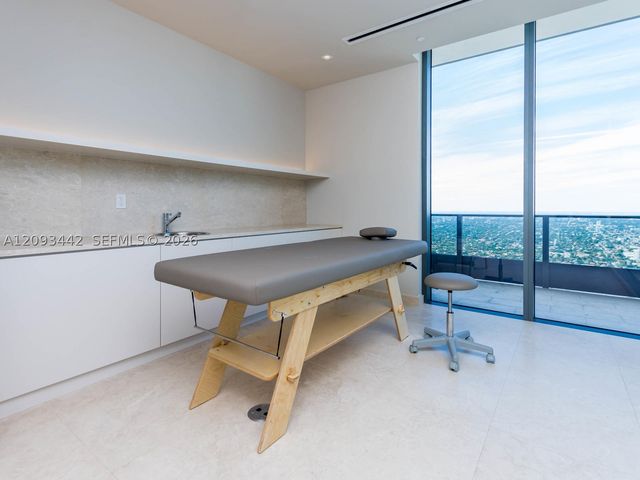 1000 Brickell Plz 4104, Miami, FL 33131