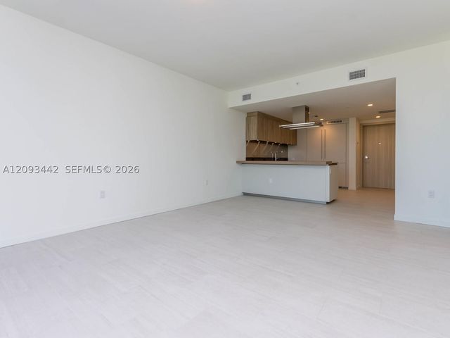 1000 Brickell Plz 4104, Miami, FL 33131