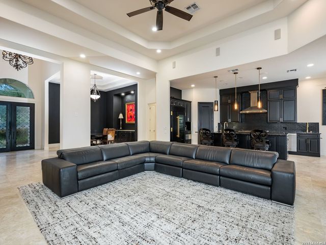 34 Galleria Drive, San Antonio, TX 78257