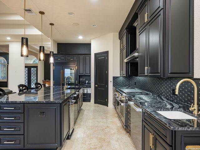 34 Galleria Drive, San Antonio, TX 78257
