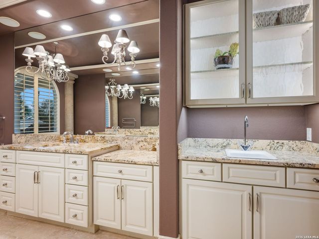 34 Galleria Drive, San Antonio, TX 78257