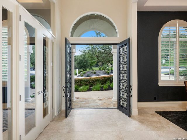34 Galleria Drive, San Antonio, TX 78257
