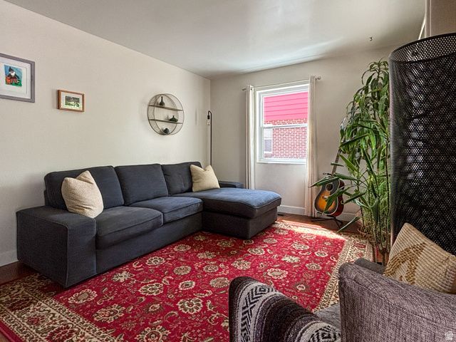 956 N VICTORIA WAY, Salt Lake City, UT 84116