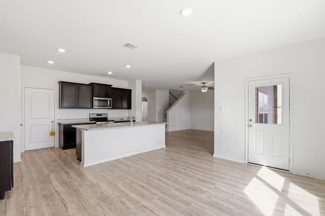 300 Hyacinth WAY, Jarrell, TX 76537