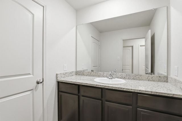 300 Hyacinth WAY, Jarrell, TX 76537