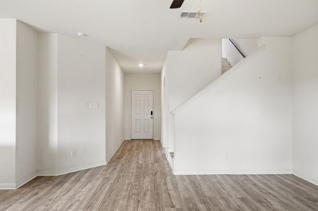 300 Hyacinth WAY, Jarrell, TX 76537