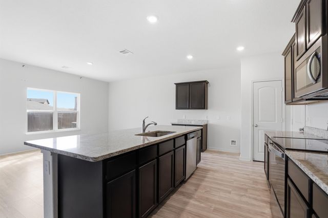 300 Hyacinth WAY, Jarrell, TX 76537