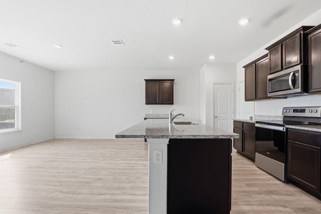 300 Hyacinth WAY, Jarrell, TX 76537