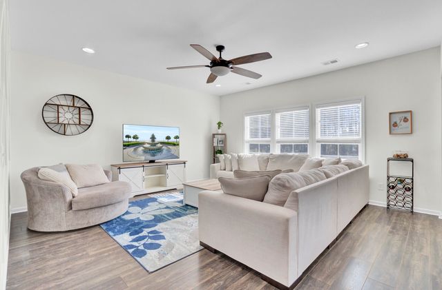 1981 Wild Indigo Way, Hanahan, SC 29410