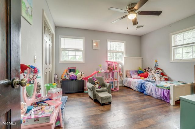 139 Lynnwood Avenue, Elizabethton, TN 37643