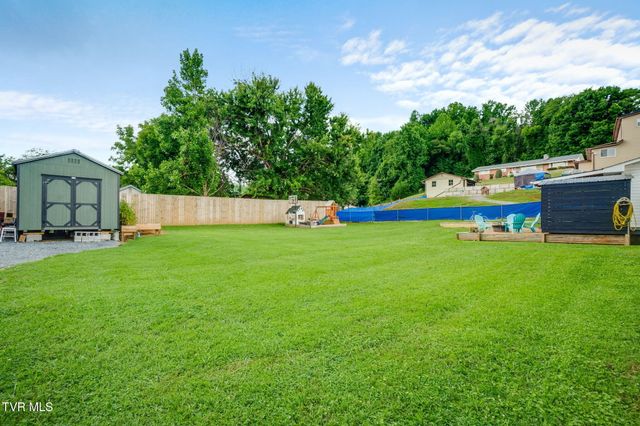 139 Lynnwood Avenue, Elizabethton, TN 37643