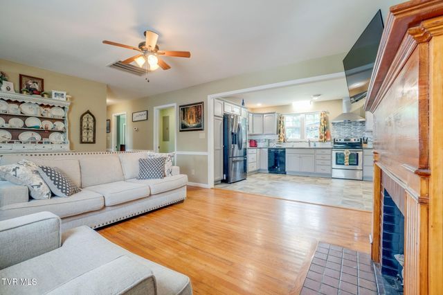 139 Lynnwood Avenue, Elizabethton, TN 37643