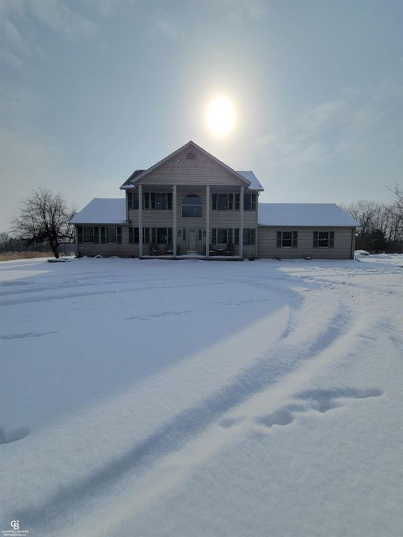 9561 Wilkes Road, Avoca, MI 48006