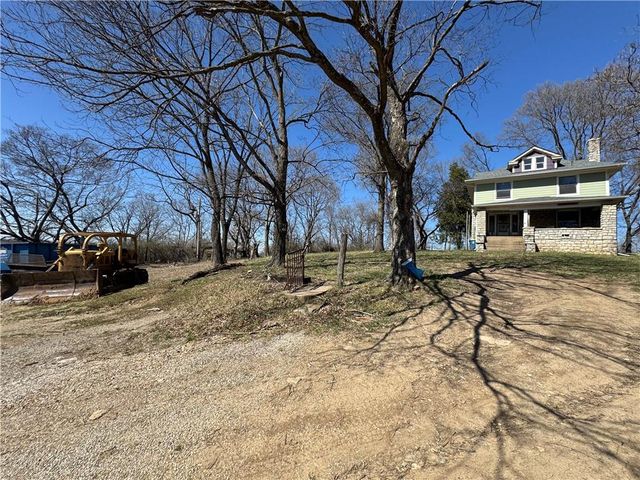 11904 Gill Street, Sugar Creek, MO 64054