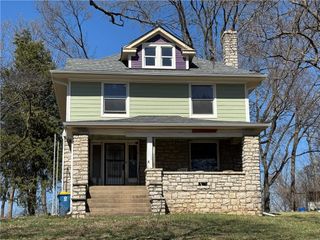 11904 Gill Street, Sugar Creek, MO 64054