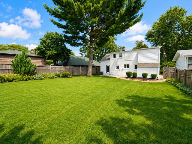 4216 Elm Street, Downers Grove, IL 60515