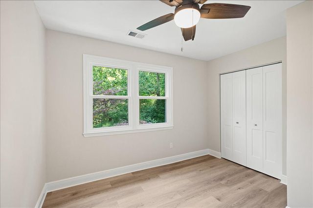 12210 FOLKSTONE DR, Oak Hill, VA 20171