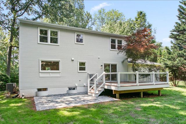 12210 FOLKSTONE DR, Oak Hill, VA 20171