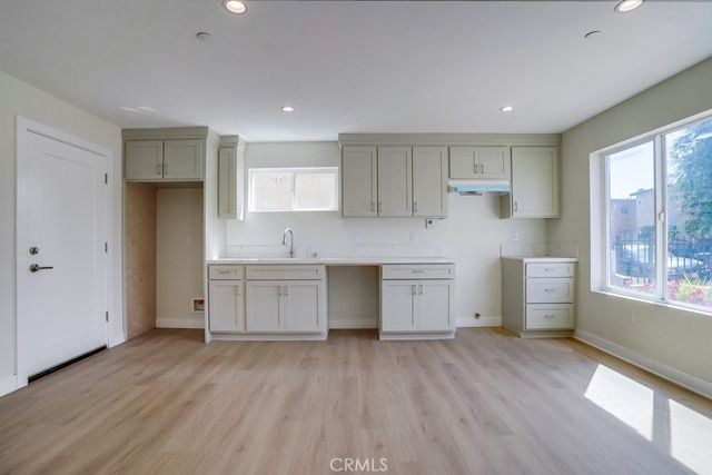 1417 W 84th, Los Angeles, CA 90047