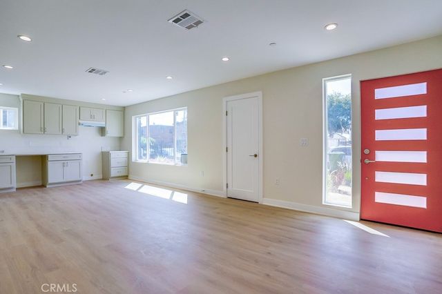 1417 W 84th, Los Angeles, CA 90047