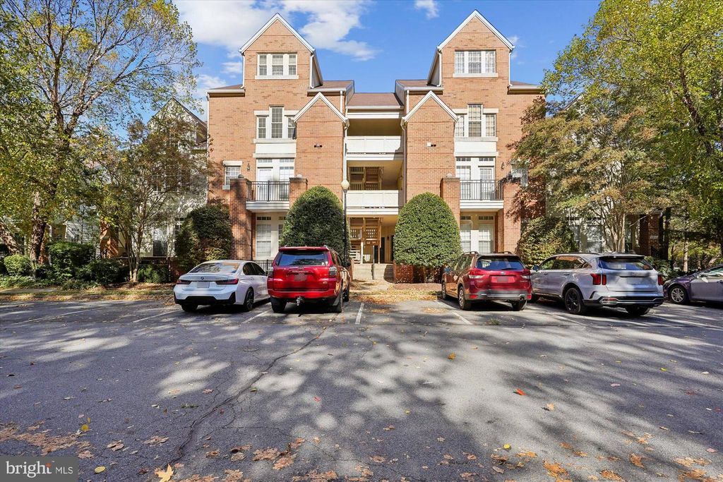 1314 GARDEN CIR #C, Reston, VA 20194