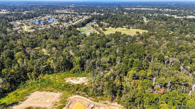 8637 Wildwood Dr, Denham Springs, LA 70706