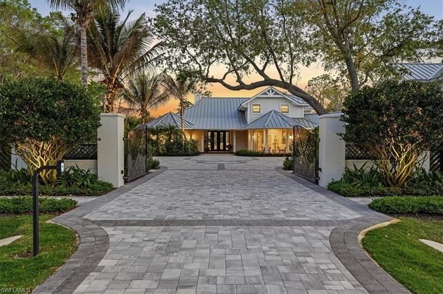 88 Eugenia DR, Naples, FL 34108
