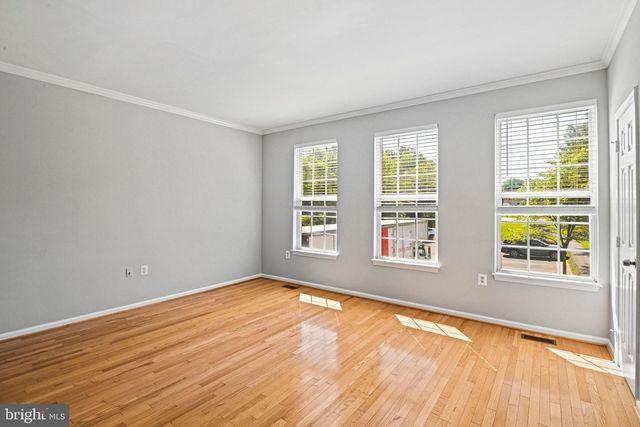 13102 FOREST MIST LN, Fairfax, VA 22033