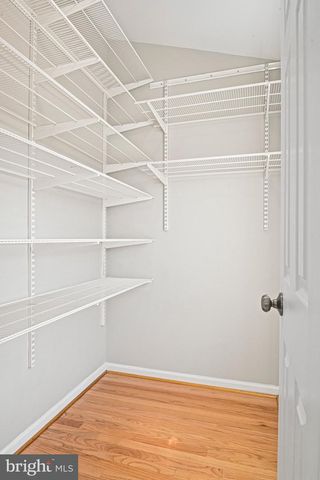 13102 FOREST MIST LN, Fairfax, VA 22033